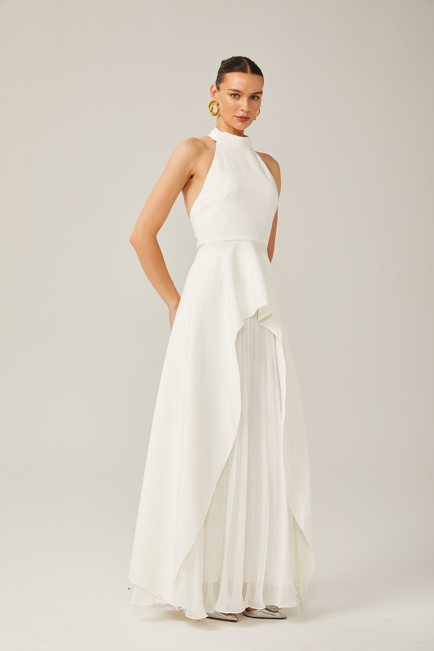 Noir | Vestido halter bicolor de caída fluida