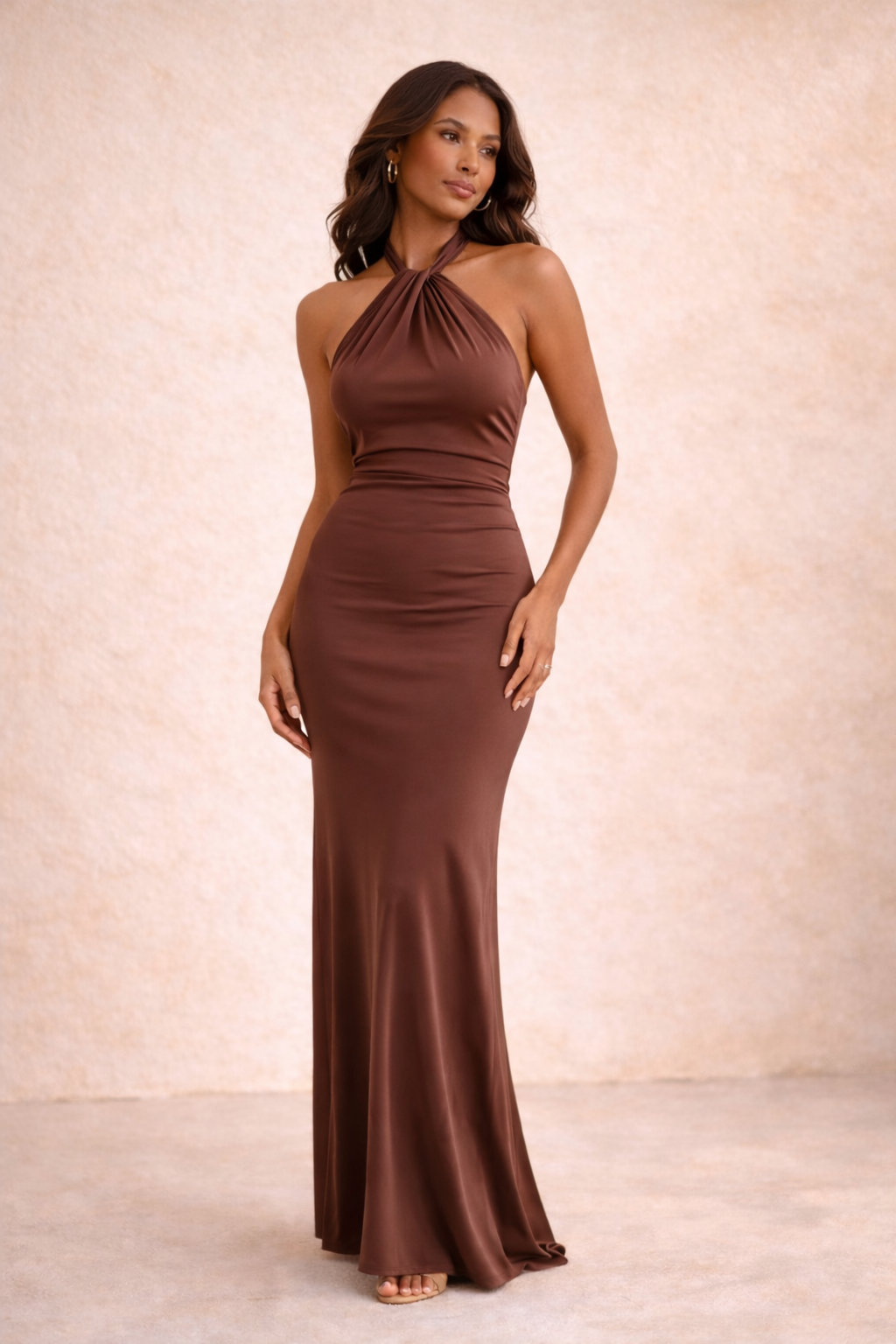 Adrianna | Vestido largo elegante con escote halter